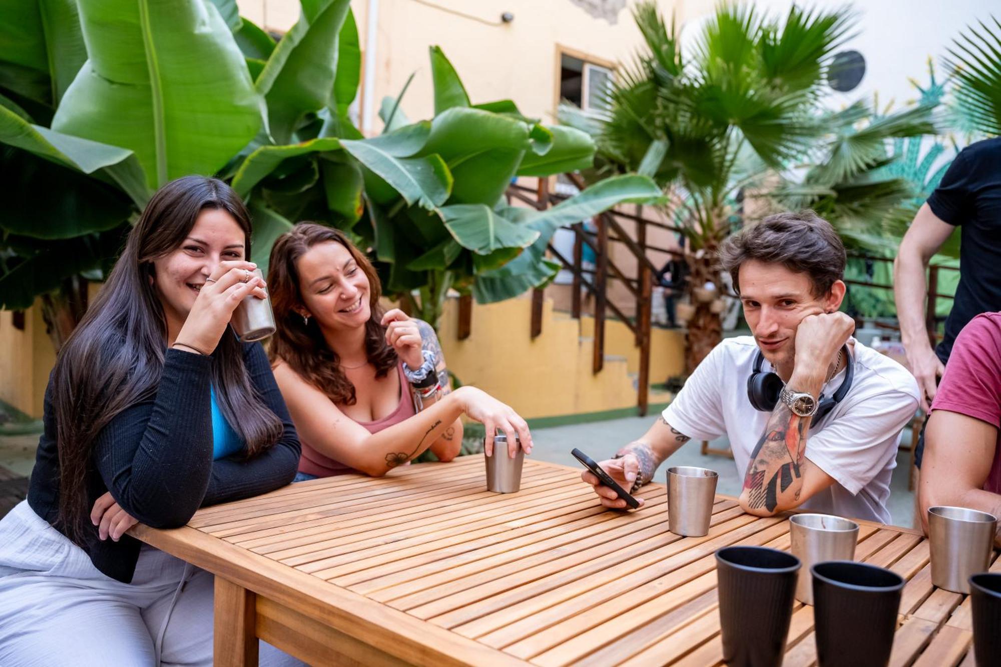 Jungle House Hostel Las Palmas de Gran Canaria Exterior photo
